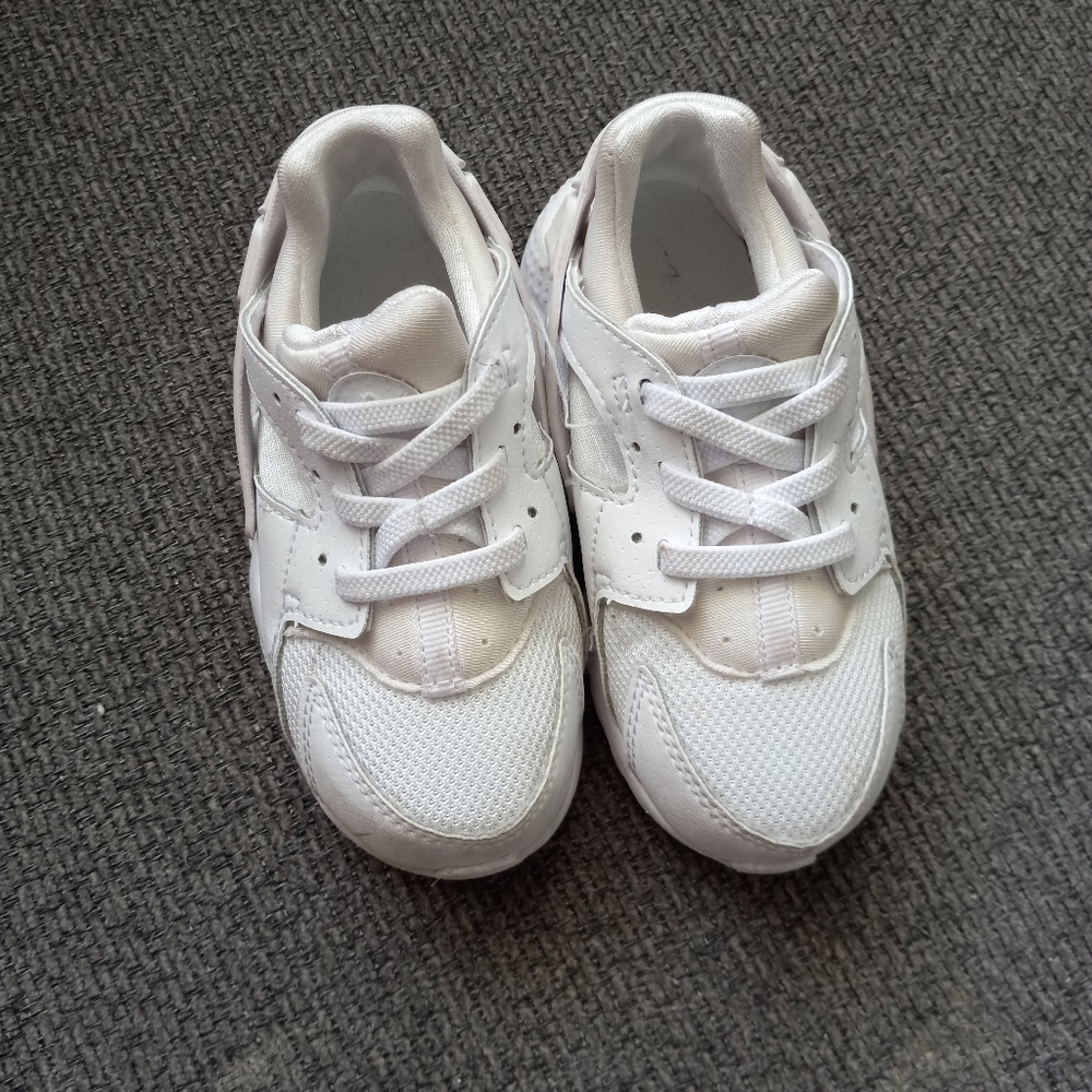 Toddler size 7 huraches